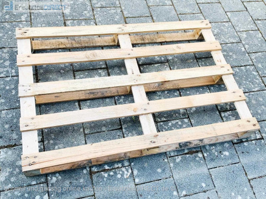 Gebrauchte EINWEG-HOLZPALETTE
