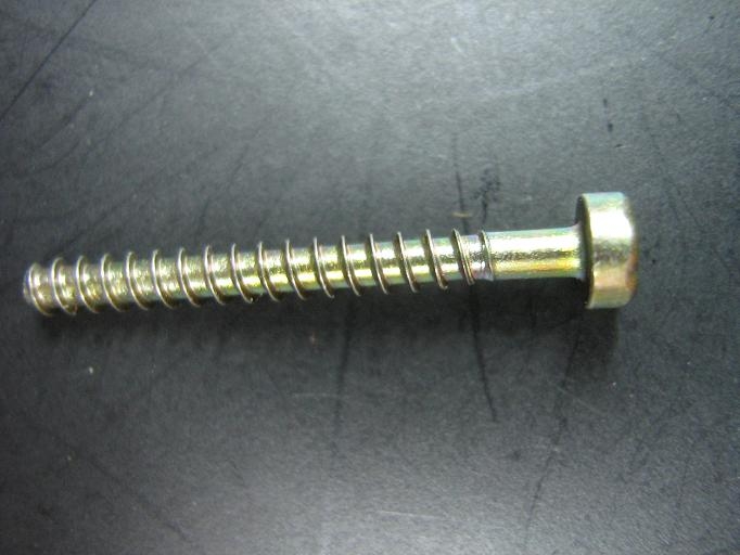 Rasierer Schraube 1,8x18mm HQ 6890